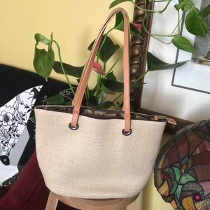 Woven beige Talbots bag with zipper